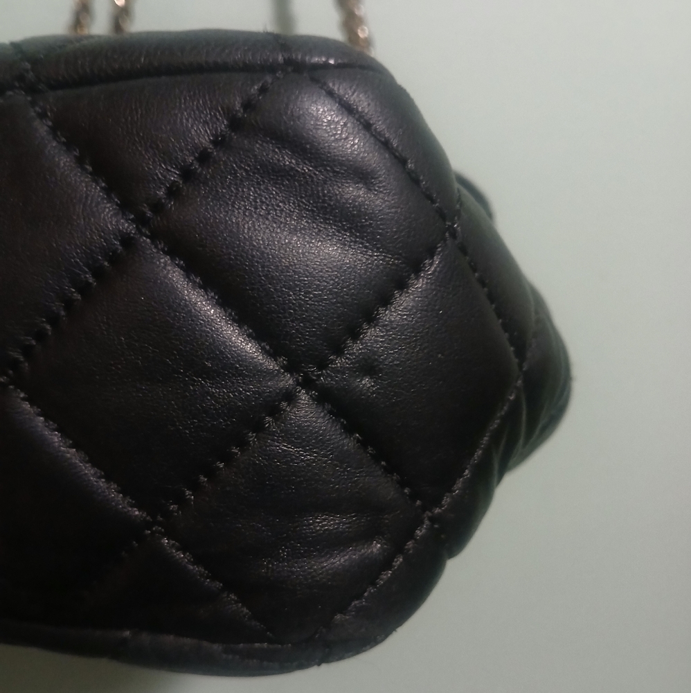 Michael Kors Quilted Black Shoulder Bag with Gold Hardware - Picture 7 of 16